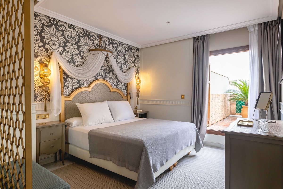 La cama de un rey Hotel Gravina 51 Sevilla
