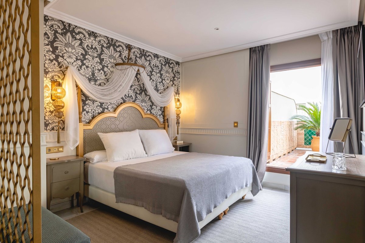 La cama de un rey Hotel Gravina 51 Sevilla La cama de un rey Hotel Gravina 51 Sevilla